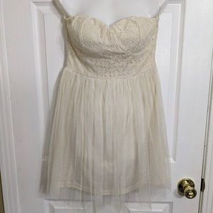 Love Point Cream Strapless Sweetheart Lace Tulle Skirt Chain Back Dress - M NWT